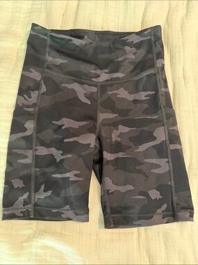 Athleta Gray & Black Camo High-Waist Bike Shorts